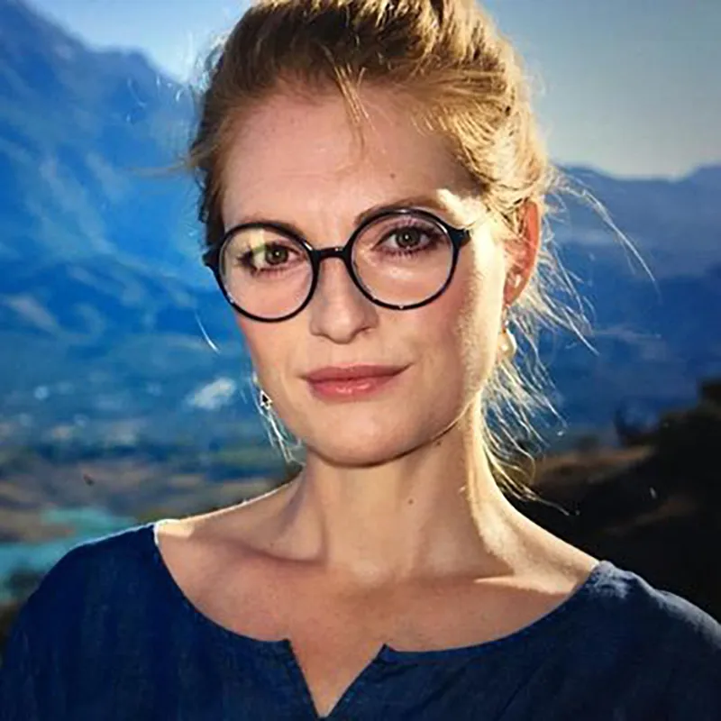 kvinde med briller_foto